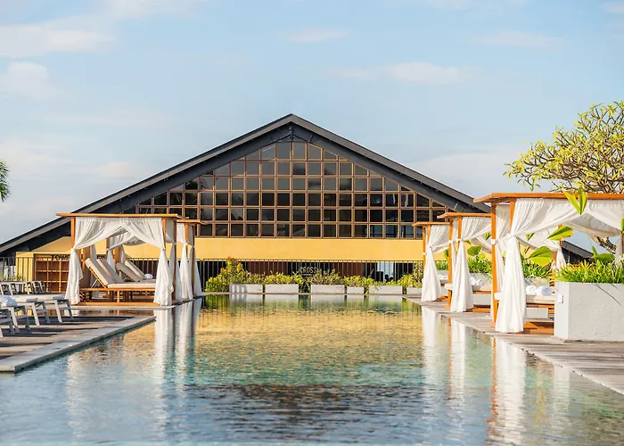 Cross Paasha Bali Hotel